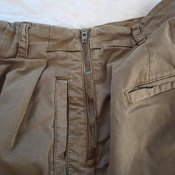 Anthropologie Kelyn Pleated City Shorts - Picture 2 of 8